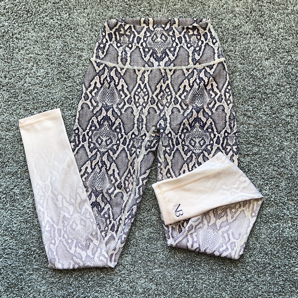NWOT- Noire Blank Leggings
